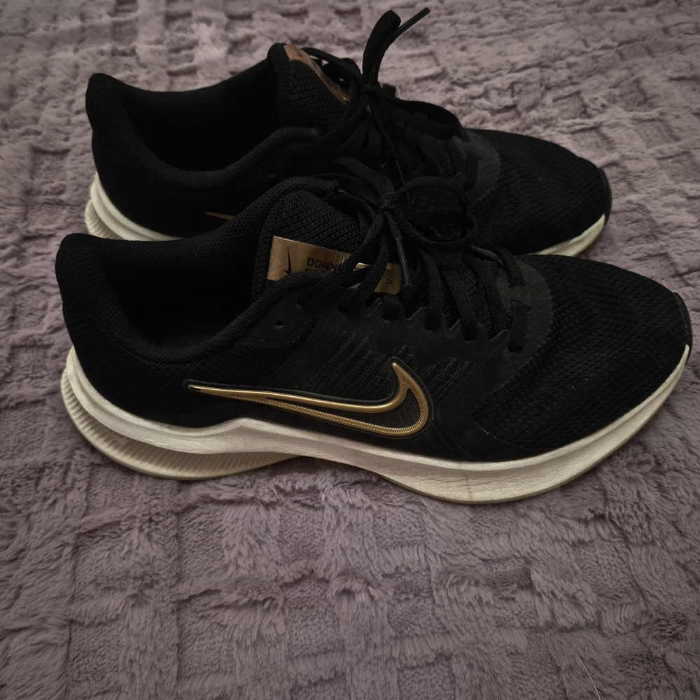 Nike Women's Black and Gold Running Shoes